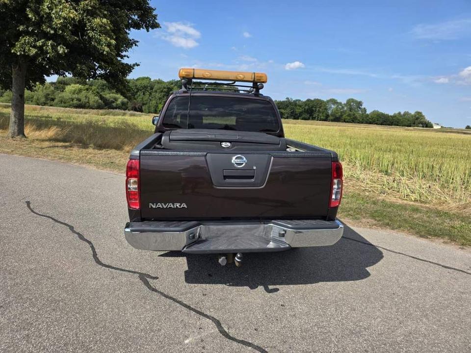Nissan Navara 2012 — photo 7