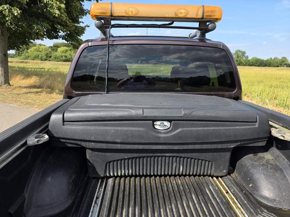 Nissan Navara 2012 — photo 8