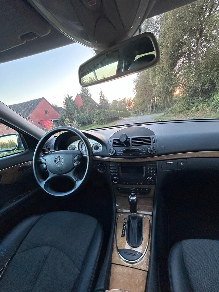 Mercedes Benz E 220 2007 — photo 12
