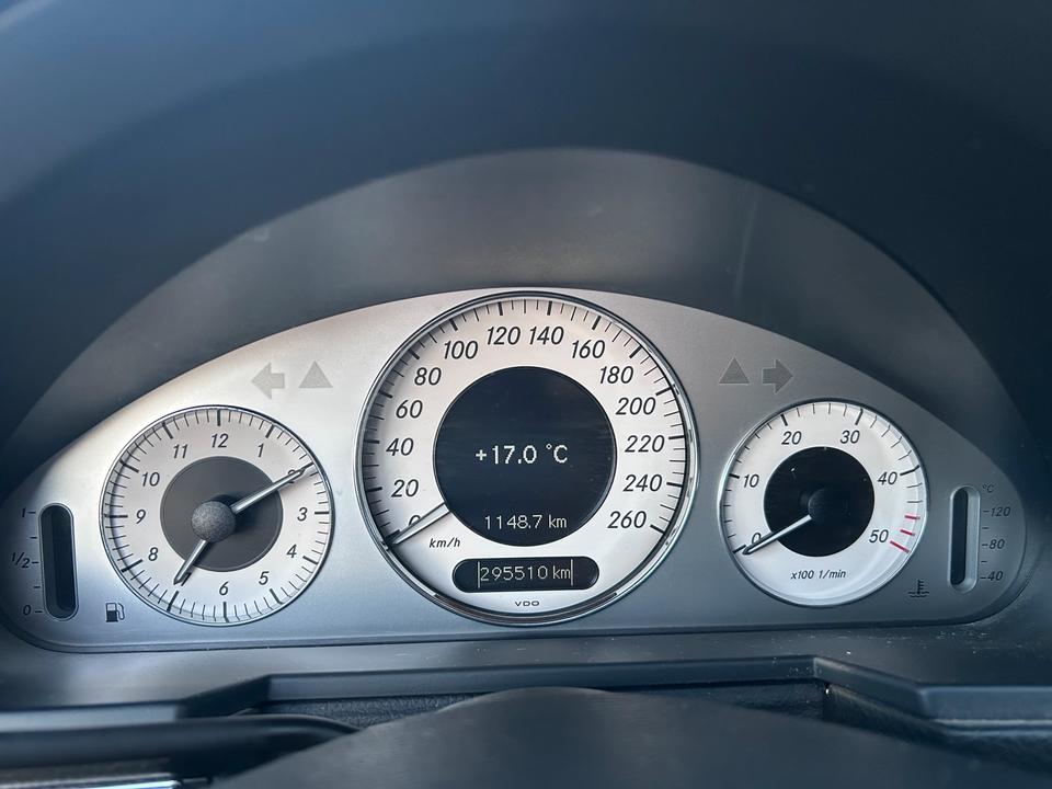 Mercedes Benz E 220 2007 — photo 14