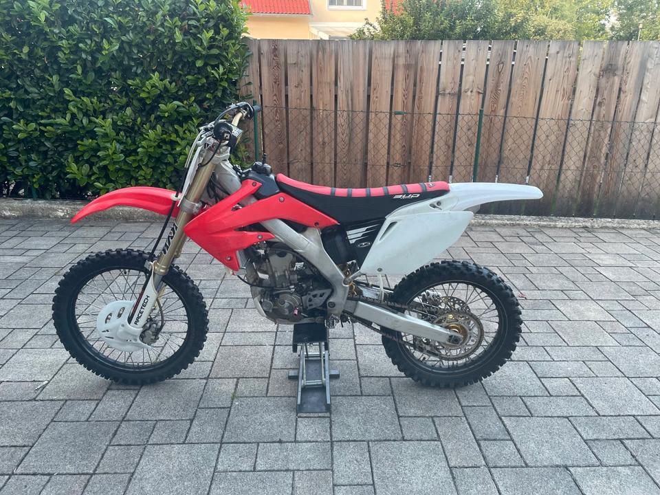 Honda CRF 250r Bj. 2005 — rear view