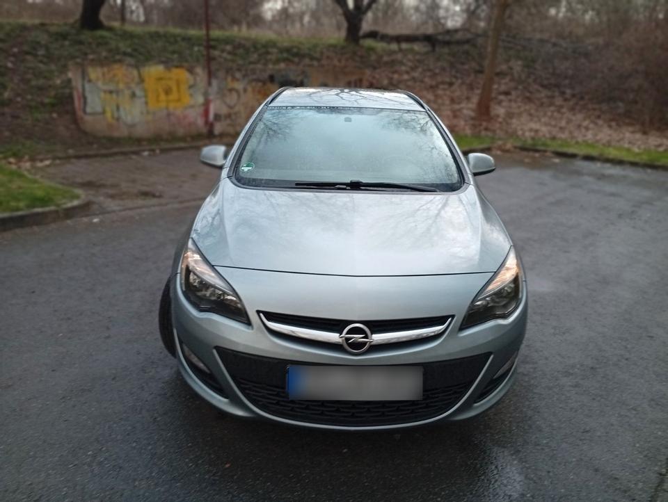 Opel Astra 2015 — engine