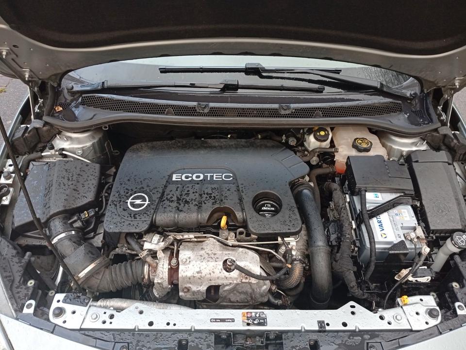 Opel Astra 2015 — photo 9