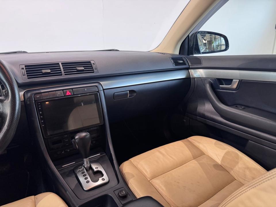 Audi A4 2005 — photo 23