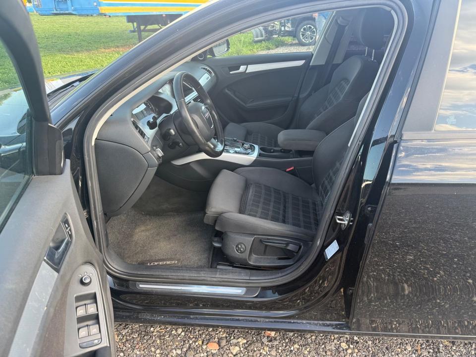 Audi A4 2011 — photo 15