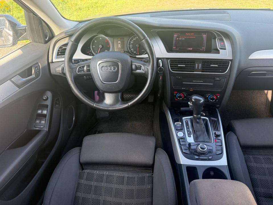 Audi A4 2011 — photo 16