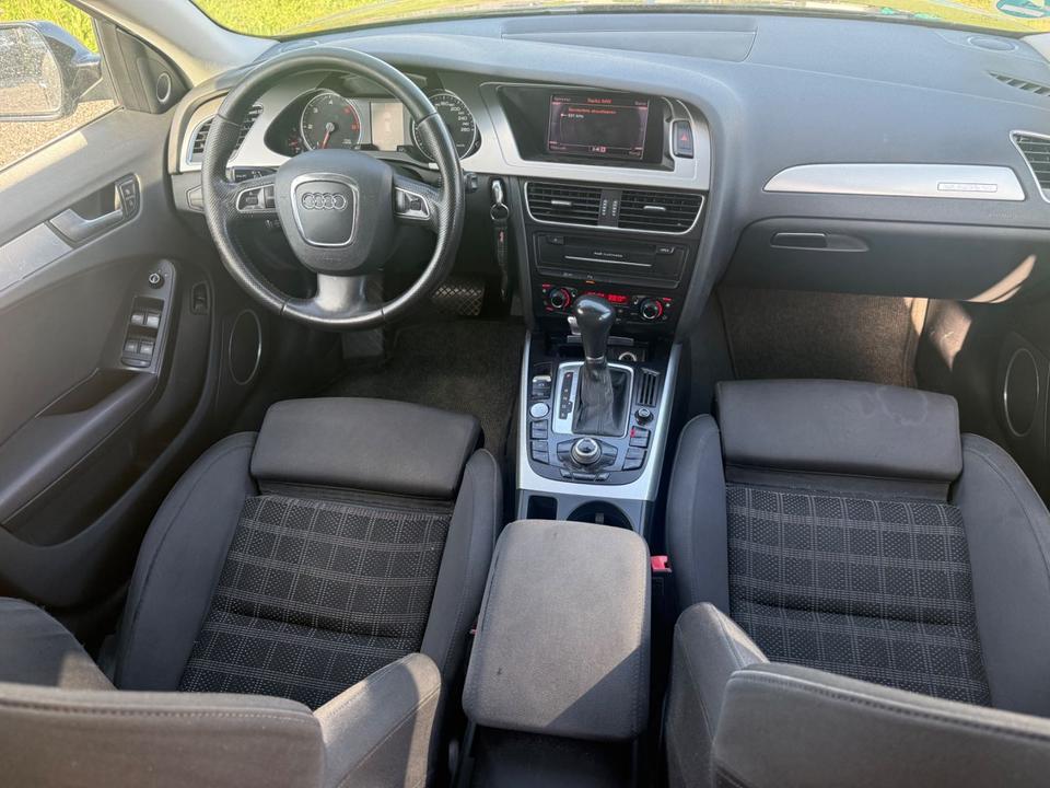 Audi A4 2011 — photo 17