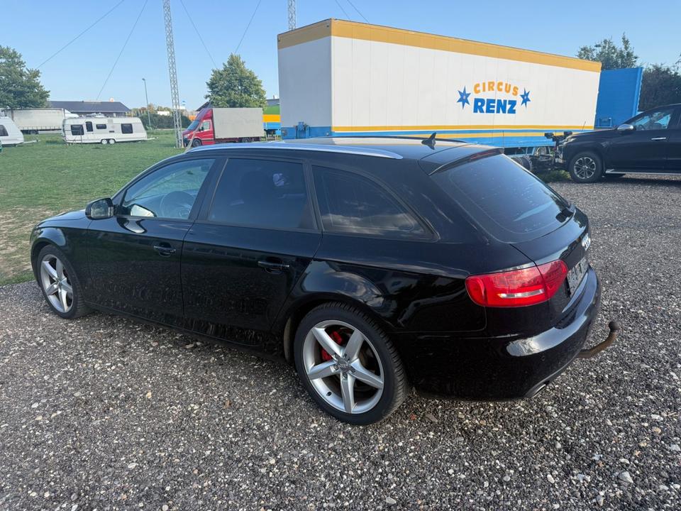 Audi A4 2011 — photo 9