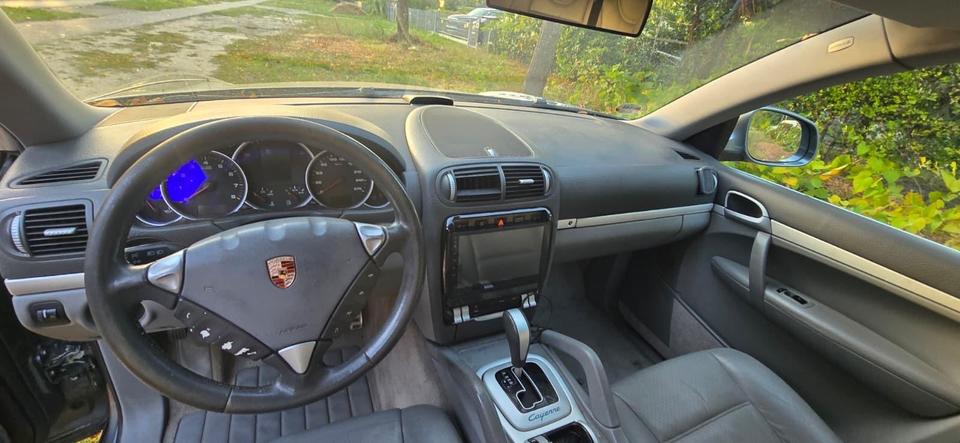 Porsche Cayenne 2004 — photo 10