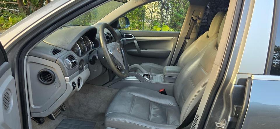 Porsche Cayenne 2004 — photo 9