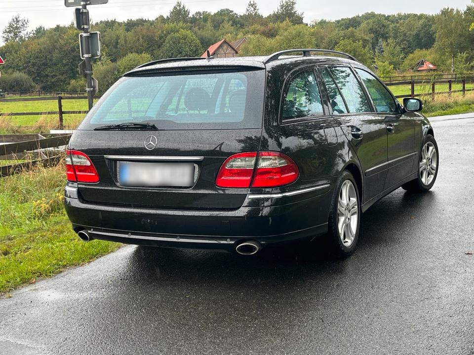 Mercedes Benz E 280 2009 — interior