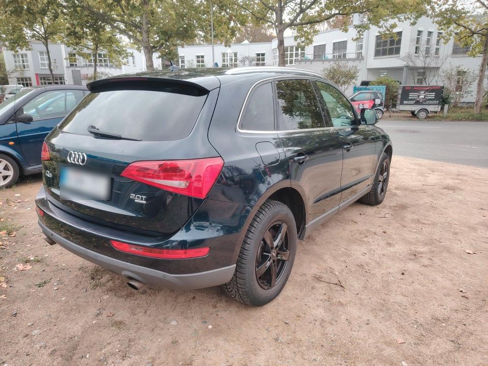 Audi Q5 2009 — engine