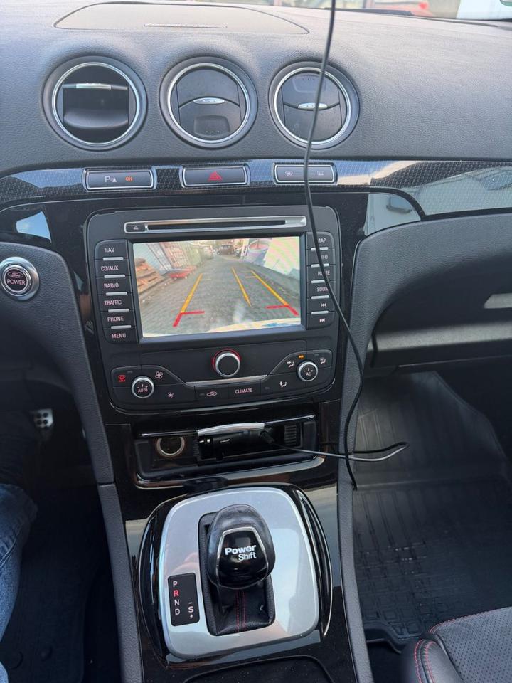 Ford S-Max 2011 — photo 10