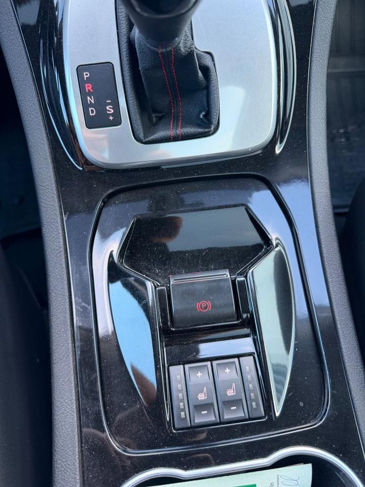Ford S-Max 2011 — photo 11