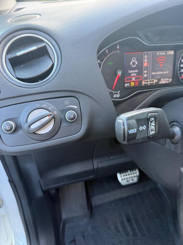 Ford S-Max 2011 — photo 13