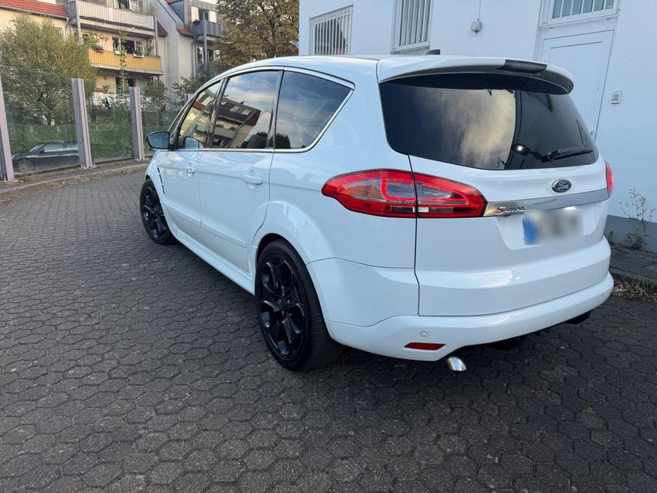 Ford S-Max 2011 — engine