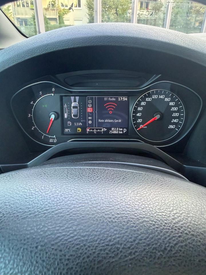 Ford S-Max 2011 — photo 8