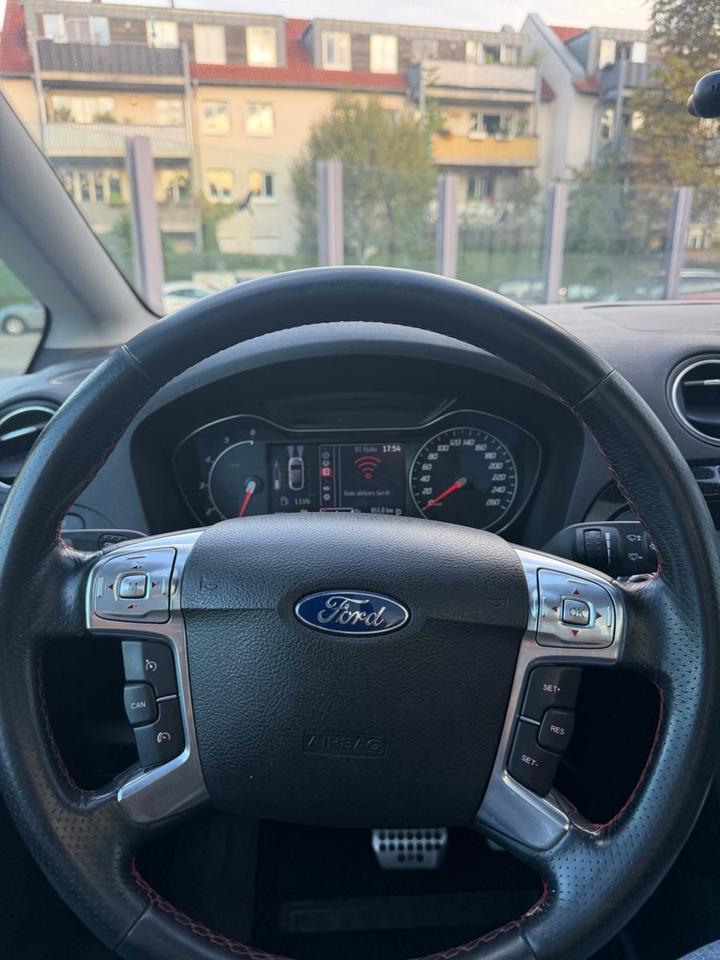Ford S-Max 2011 — photo 9