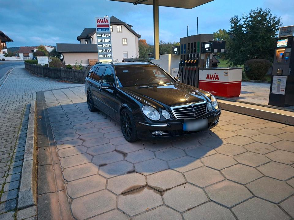 Mercedes Benz E 320 2007 — rear view