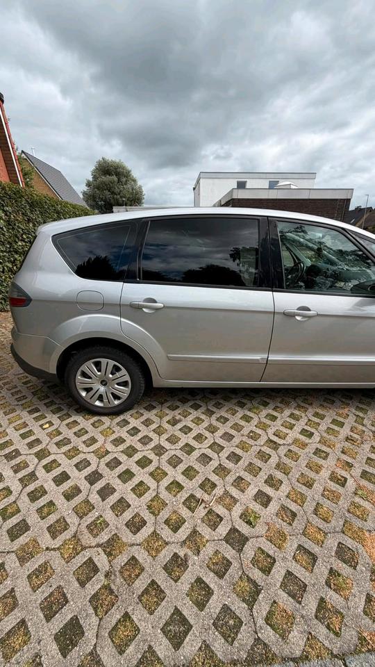 Ford C-Max 2008 — photo 15