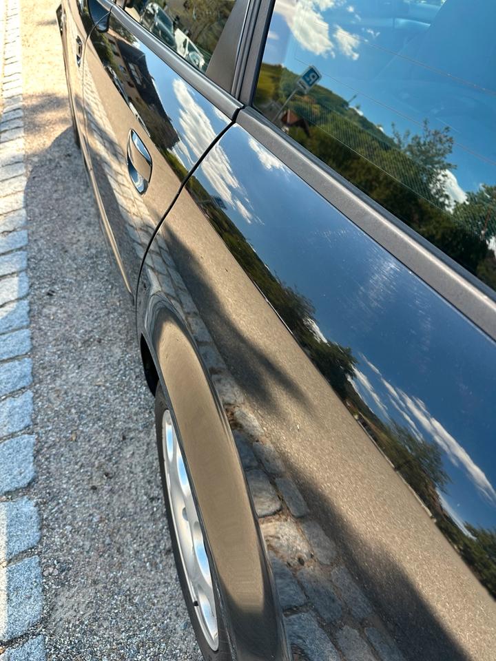 Audi A4 2004 — photo 11