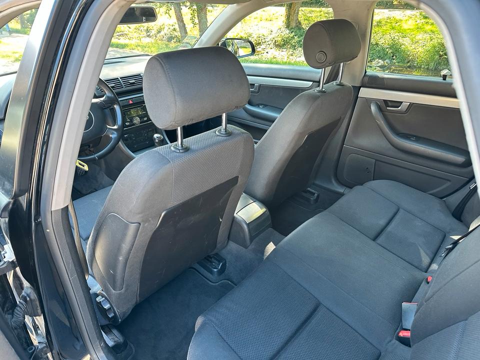 Audi A4 2004 — photo 6