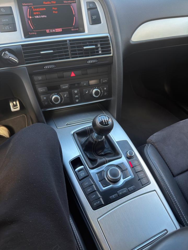 Audi A6 2011 — photo 15