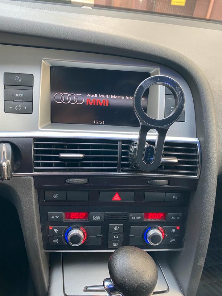 Audi A6 2009 — photo 17