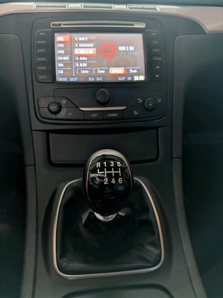 Ford S-Max 2013 — photo 8