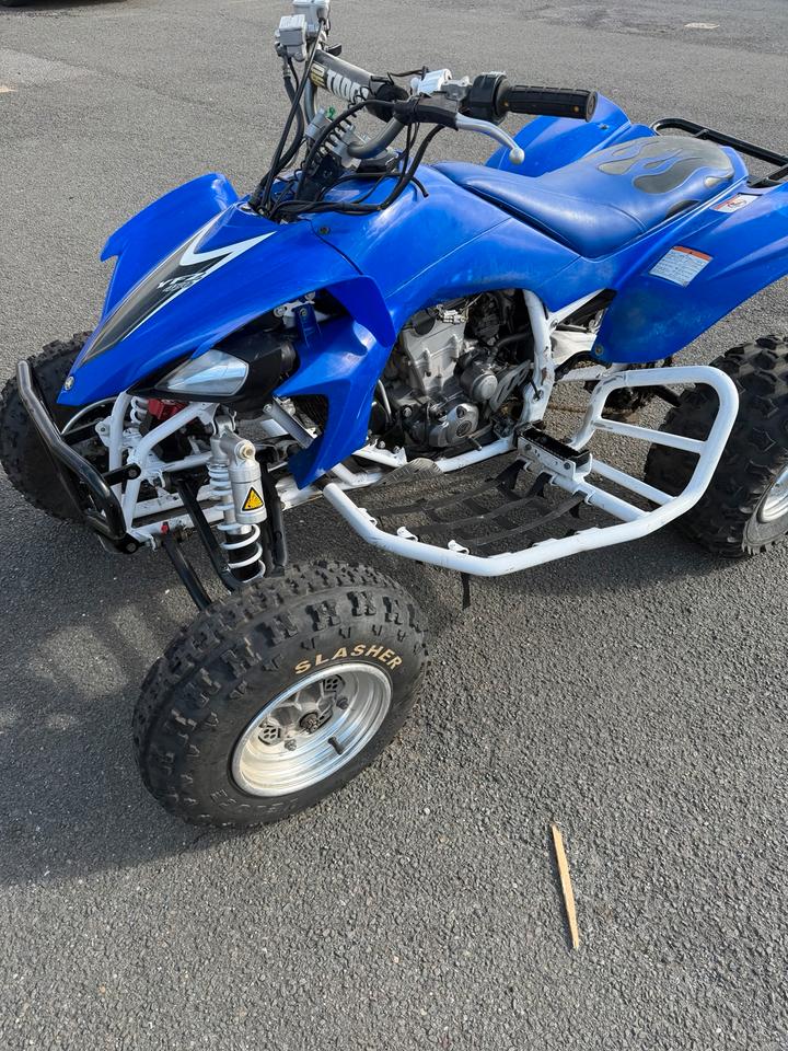 Yamaha Gelöscht • Yamaha YFZ 450 , Raptor , Sportquad 2008 — салон