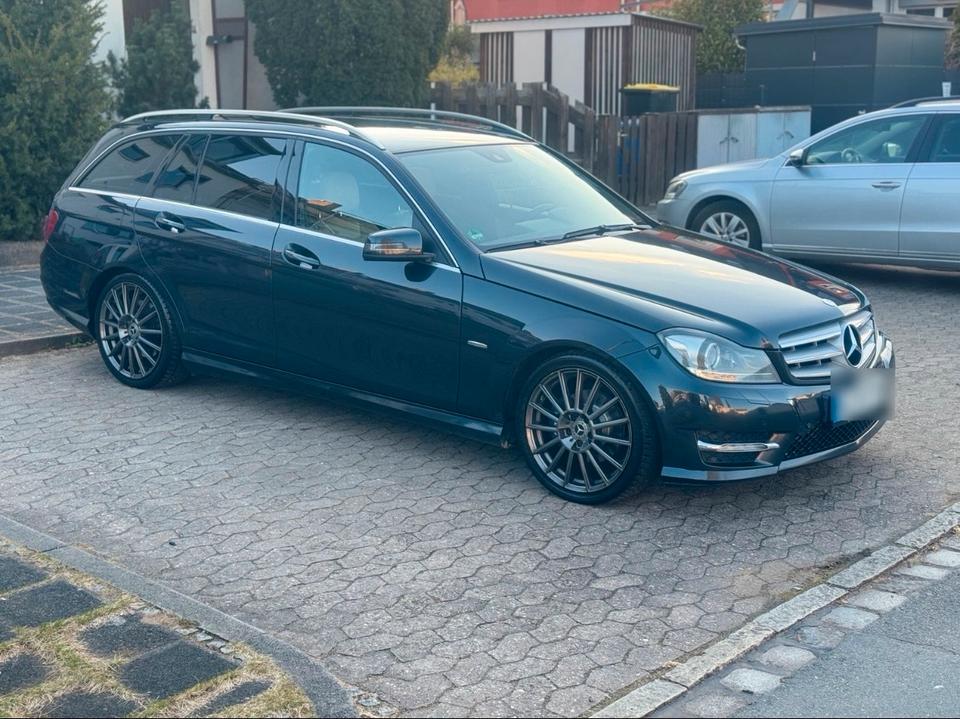 Mercedes Benz C 250 2011 — вигляд ззаду