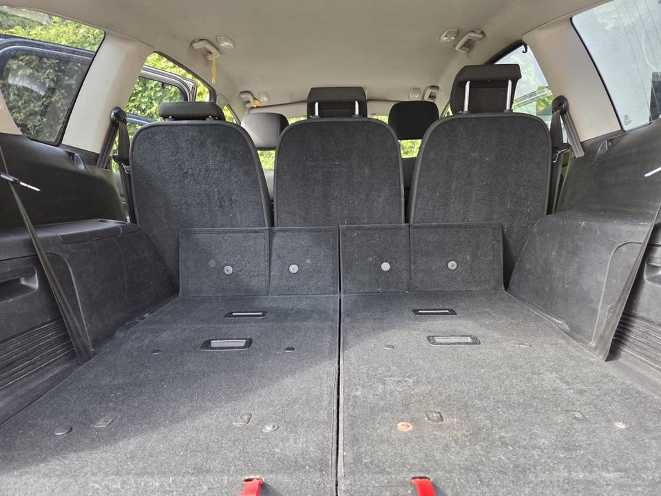 Ford S-Max 2010 — photo 13