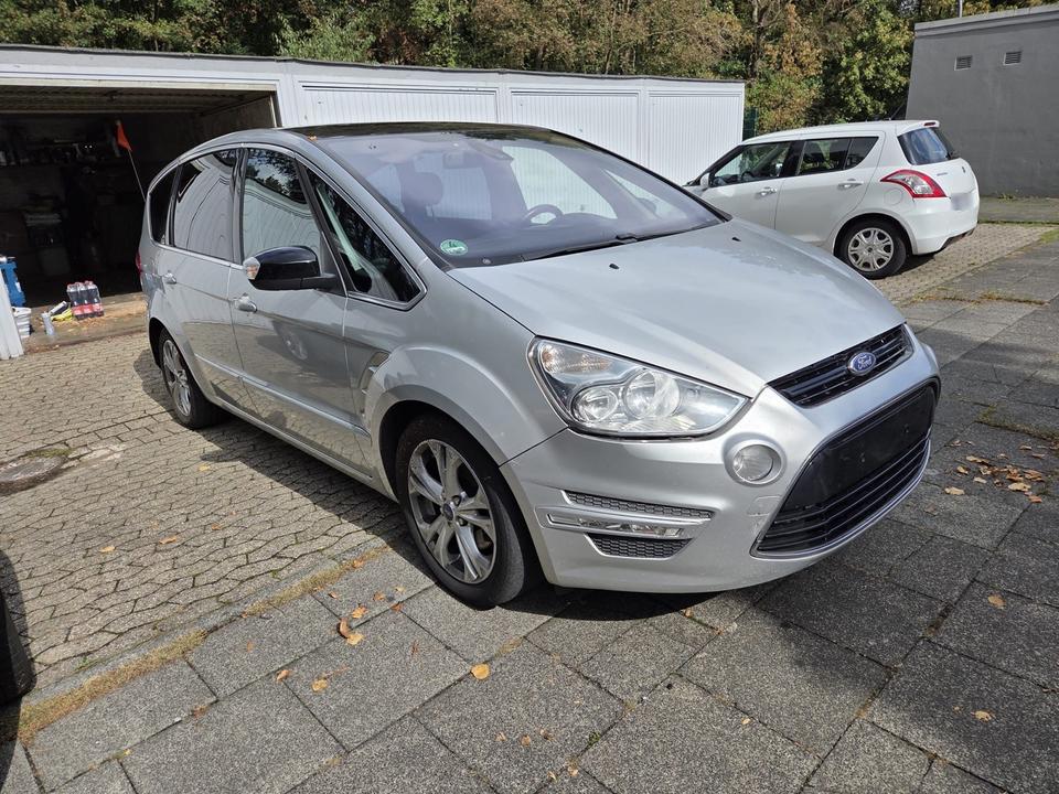 Ford S-Max 2010 — photo 17