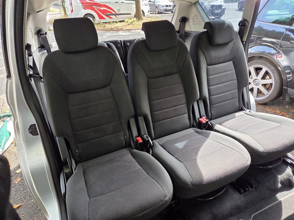 Ford S-Max 2010 — photo 20