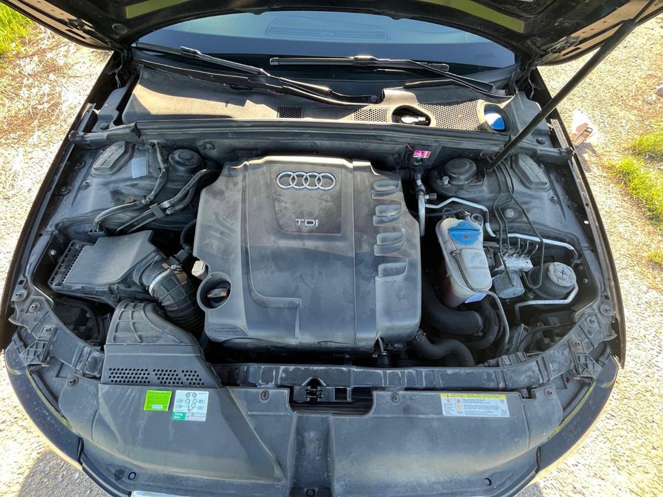 Audi A4 2010 — photo 11