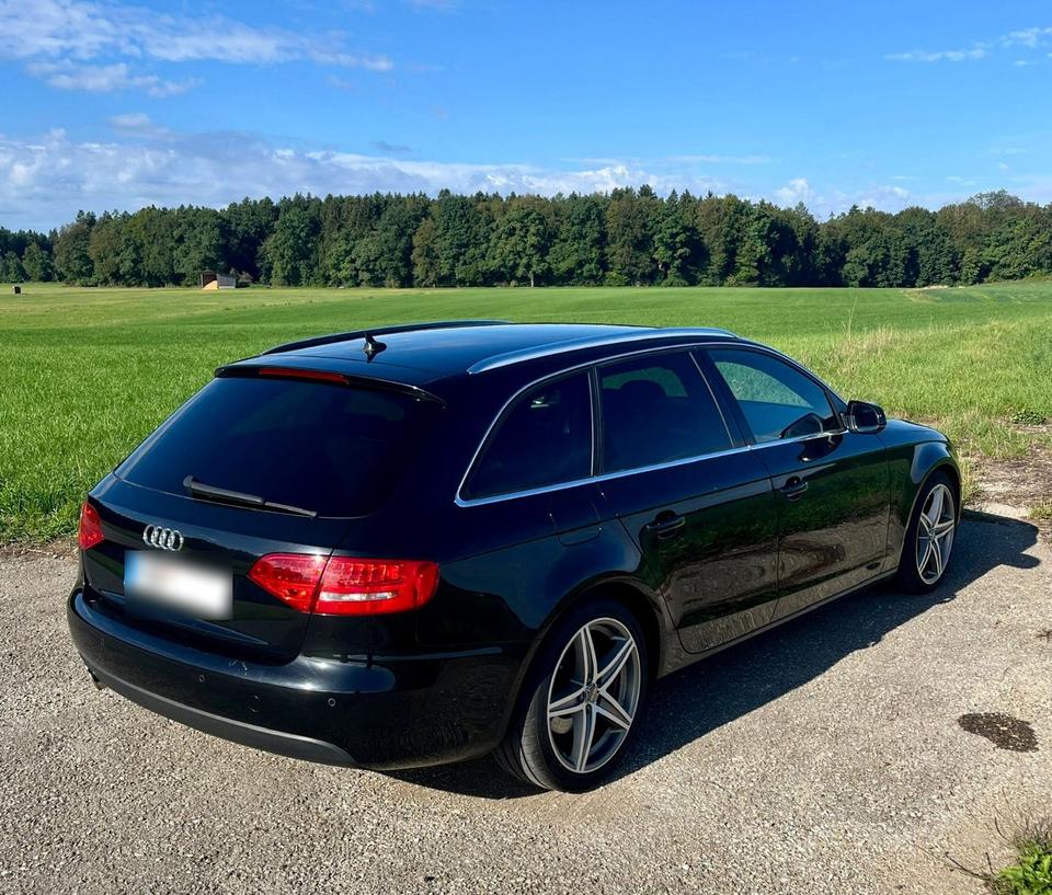 Audi A4 2010 — engine