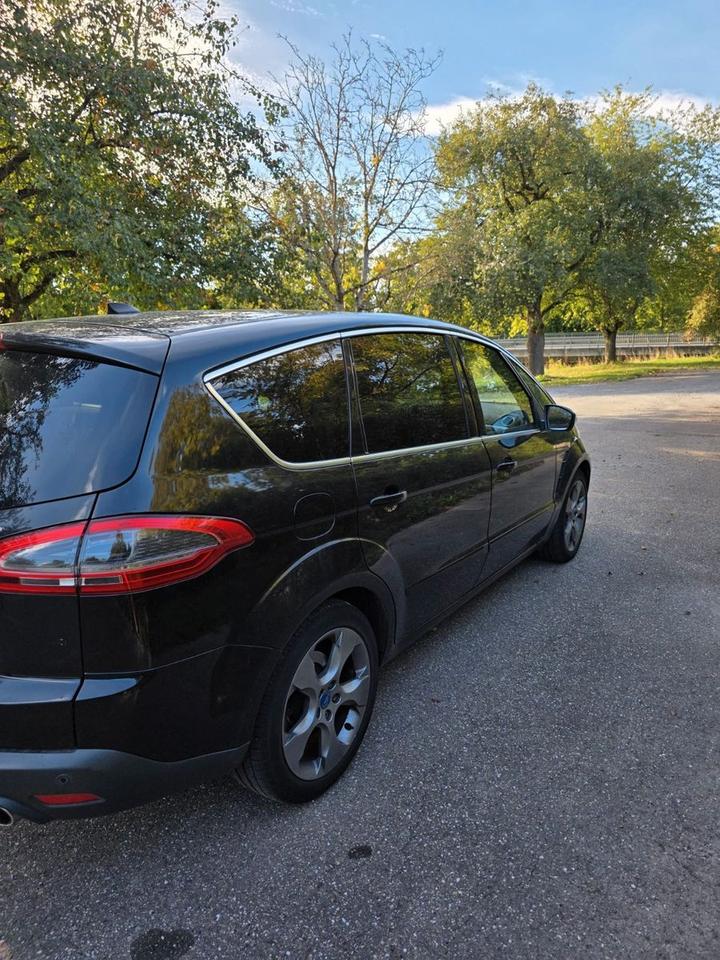 Ford S-Max 2011 — двигун