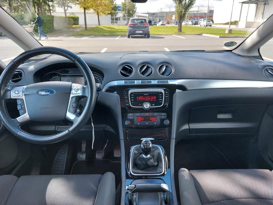 Ford S-Max 2013 — photo 13