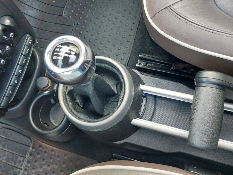Mini Cooper S 2012 — photo 34
