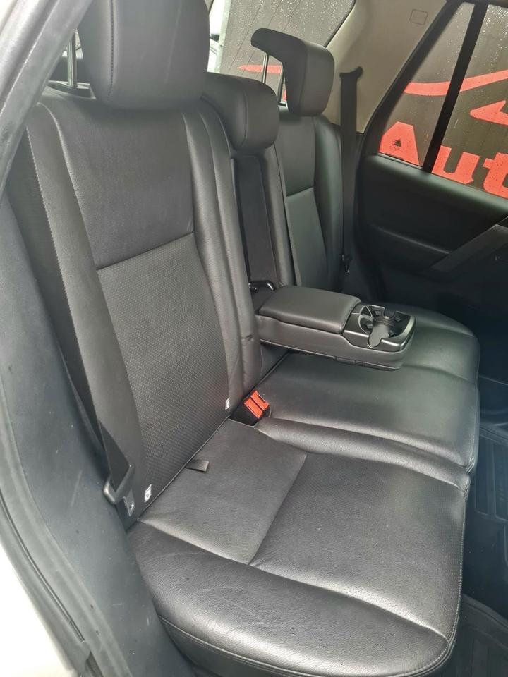 Land Rover Freelander 2009 — photo 37