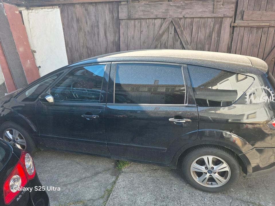 Ford S-Max 2008 — rear view