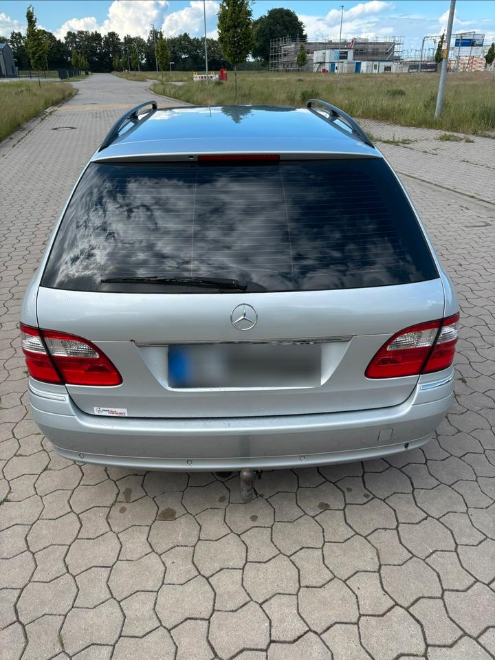 Mercedes Benz E 220 2005 — photo 10