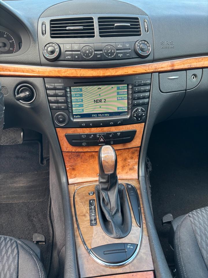 Mercedes Benz E 220 2005 — photo 7