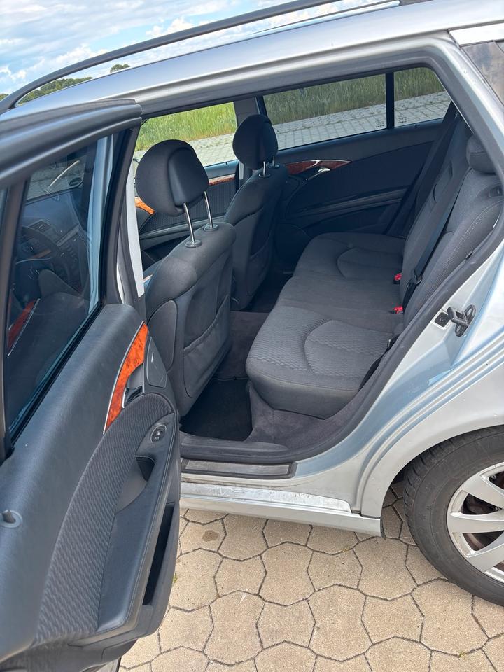 Mercedes Benz E 220 2005 — photo 9