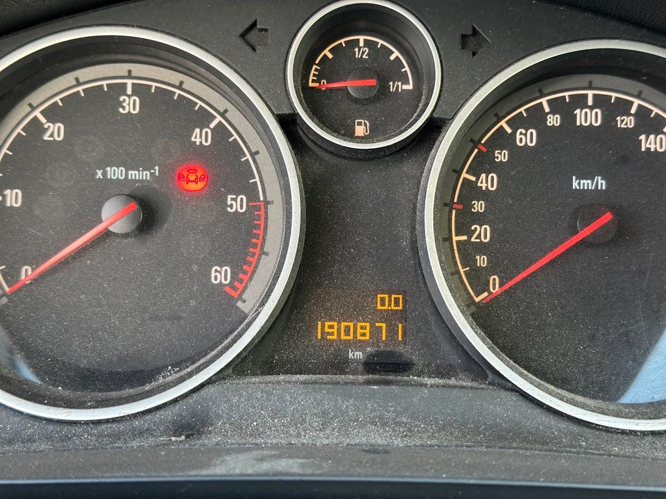 Opel Zafira 2011 — photo 11