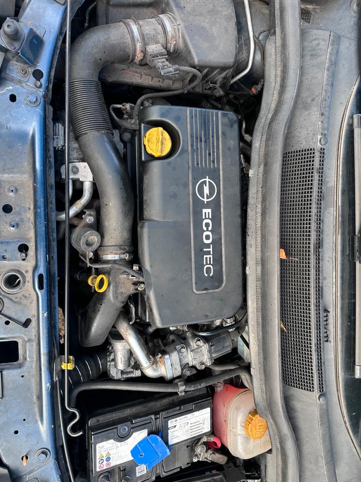 Opel Zafira 2011 — photo 15