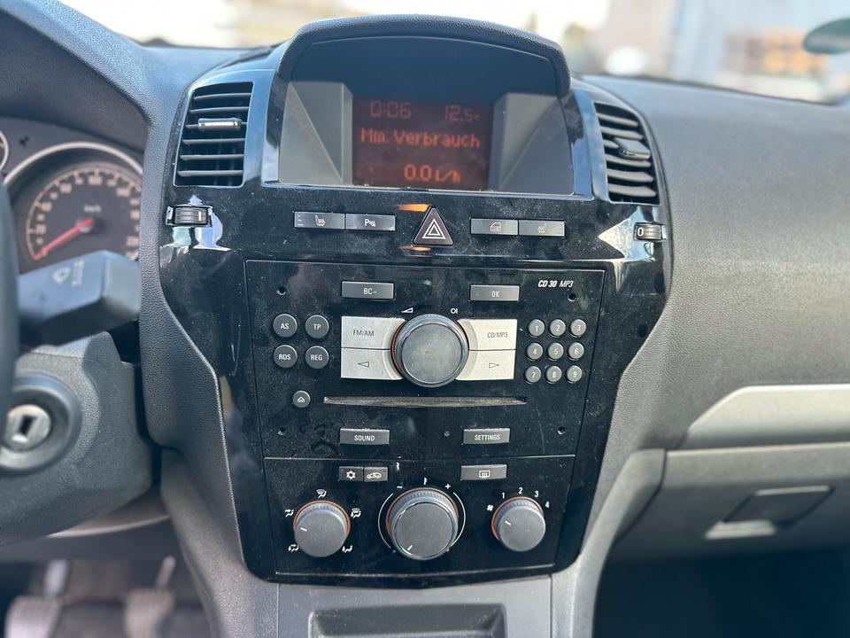 Opel Zafira 2011 — photo 7