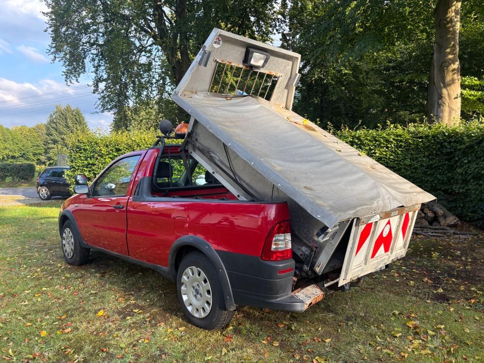 Fiat Strada 2007 — салон