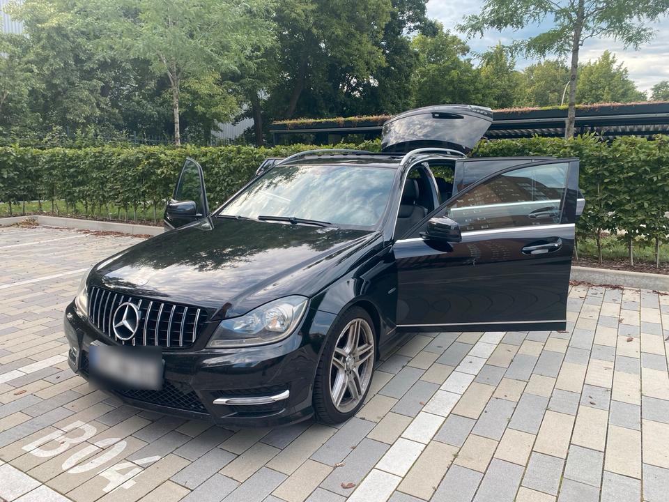 Mercedes Benz C 250 2012 — interior