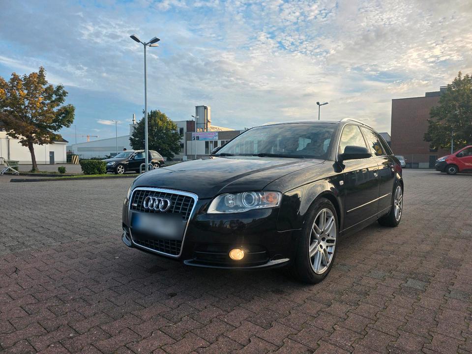 Audi A4 2006 — салон